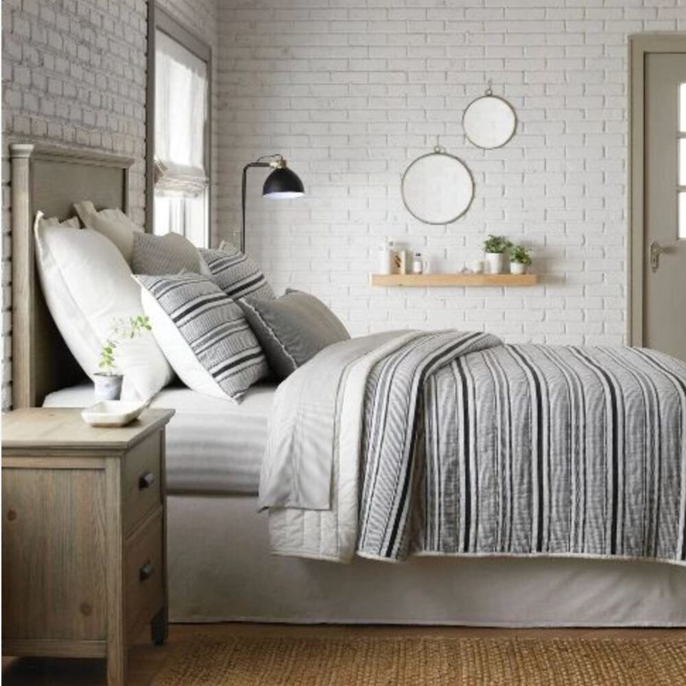 HEARTH & HAND with MAGNOLIA King Striped Quilt Bedspread Dark Gray Cream NEW